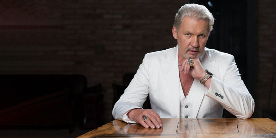Johnny Logan m/band